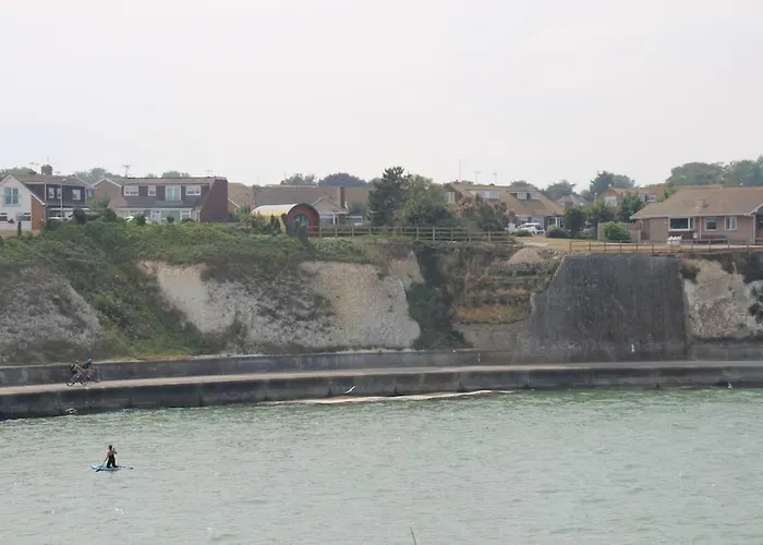 Spring Tide Cliff Top Glamping Pod With Direct Sea Views